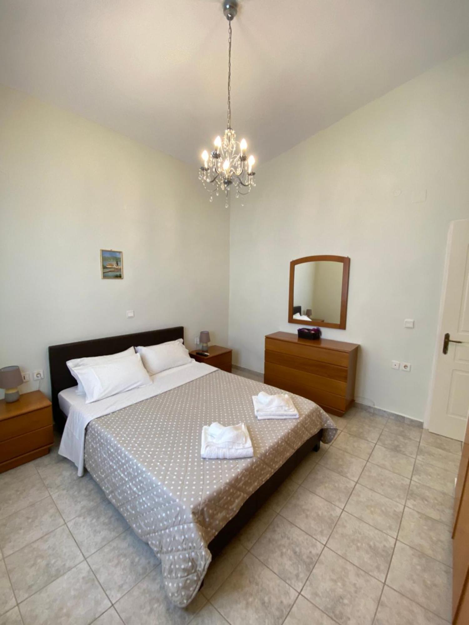 Aronis Spyros Panoramic Seaview Apartments Longós Habitación foto