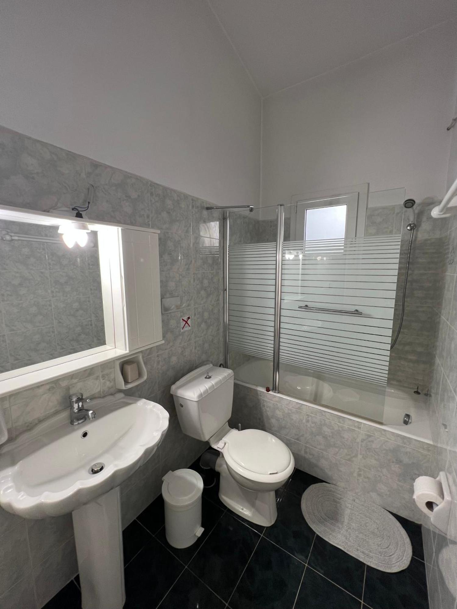 Aronis Spyros Panoramic Seaview Apartments Longós Habitación foto