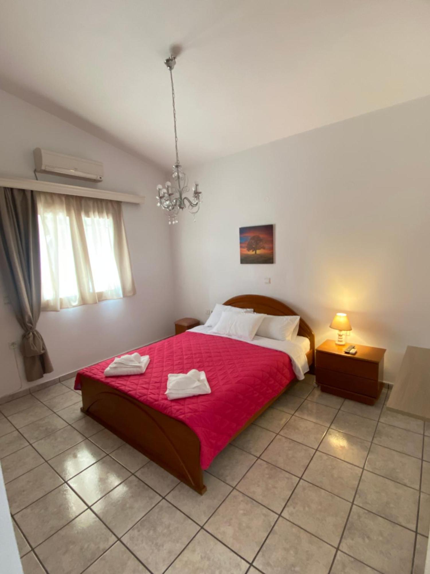 Aronis Spyros Panoramic Seaview Apartments Longós Habitación foto