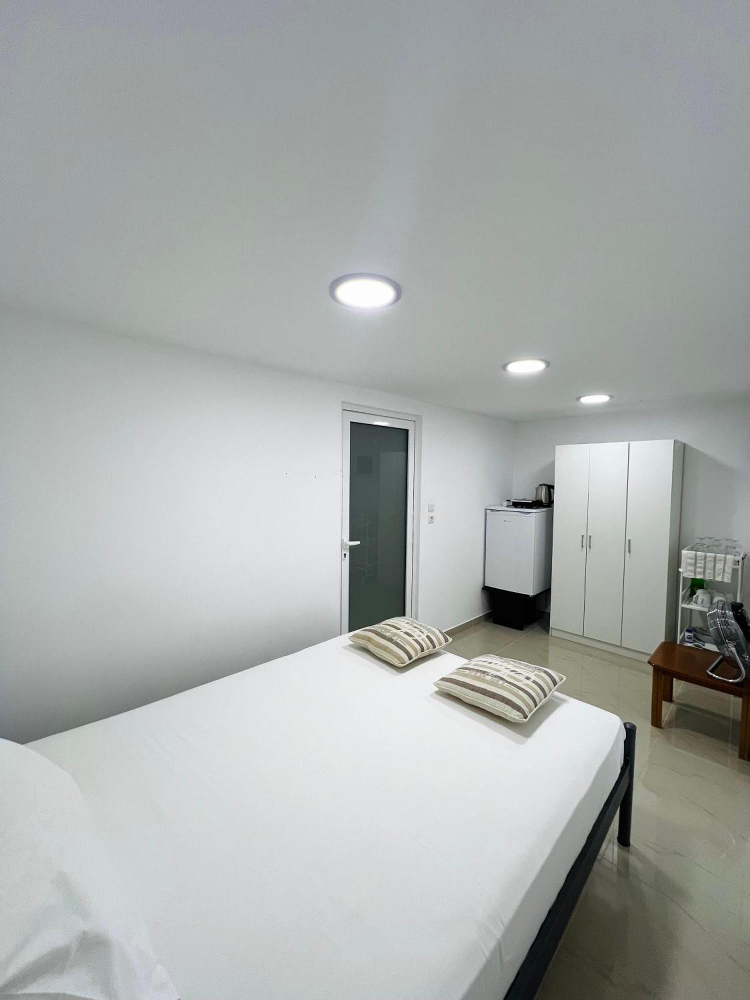 Aronis Spyros Panoramic Seaview Apartments Longós Habitación foto